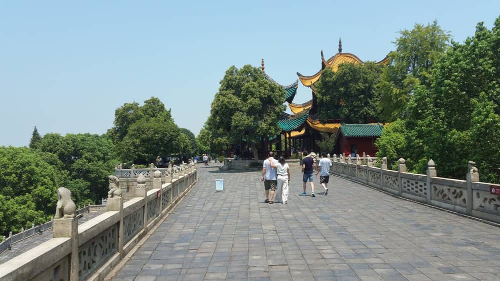 岳阳楼与洞庭湖(岳阳)实景图